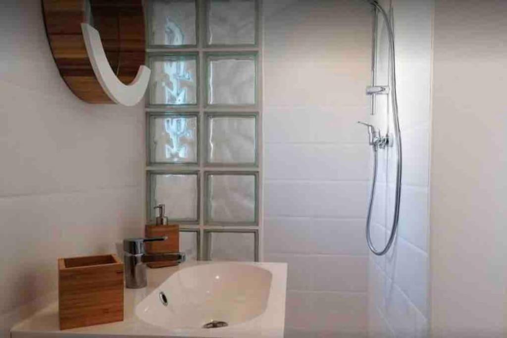 Maisonnette Pour 2 Personnes - Vue Mer - Plage A 100 Metres Ploubazlanec Exterior photo